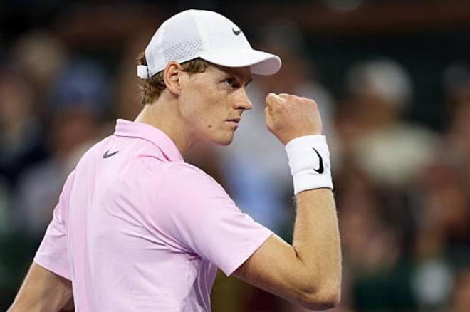 辛纳直落两盘轻取蒂亚福，大师赛15连胜锁定四强