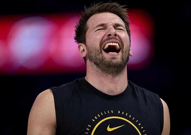 湖人双核报销 老詹单挑季后赛生死局