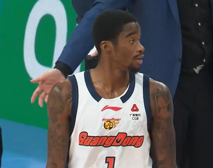 广东男篮弃用得分王萨姆纳 引进中锋拉科塞维奇