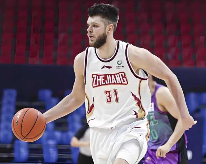 广东男篮弃用得分王萨姆纳 引进中锋拉科塞维奇