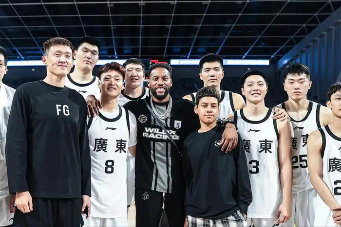 广东宏远主场惨败广州队 17分失利暴露球队隐患