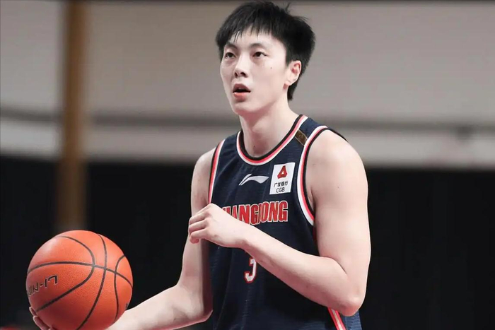 广东宏远主场惨败广州队 17分失利暴露球队隐患